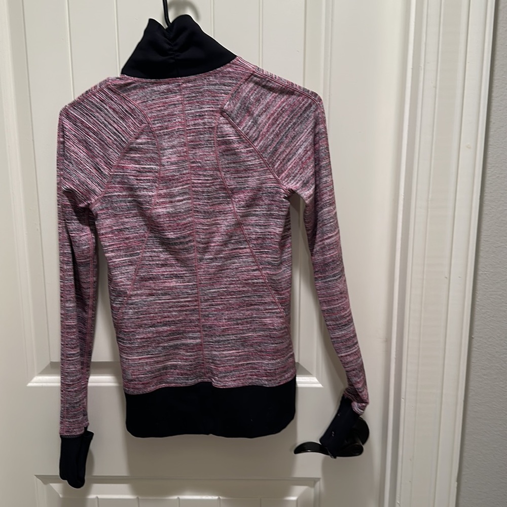 Lululemon Runderful half zip - Picture 5 of 6